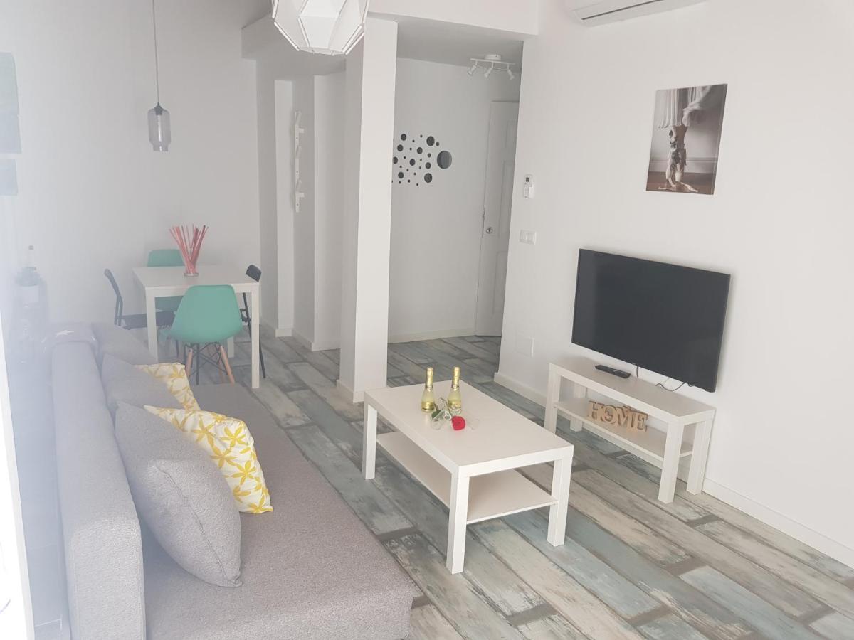 Apt 6 - Apartamento En La Playa De El Palo Málaga Exteriör bild